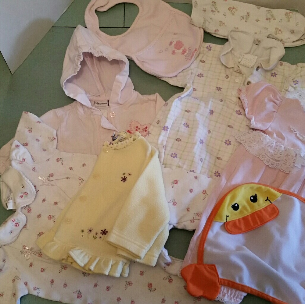 8 Piece Set of Baby Girls Cloths 0-6 Months